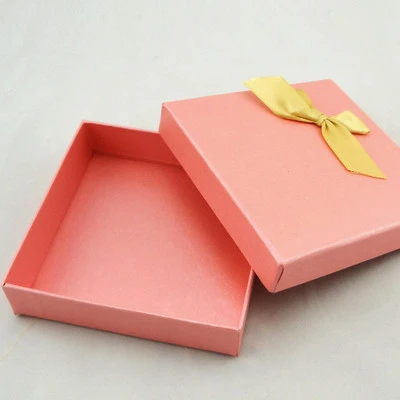 Note Di Elaborazione Per Confezione Regalo Rosa Con Coperchio